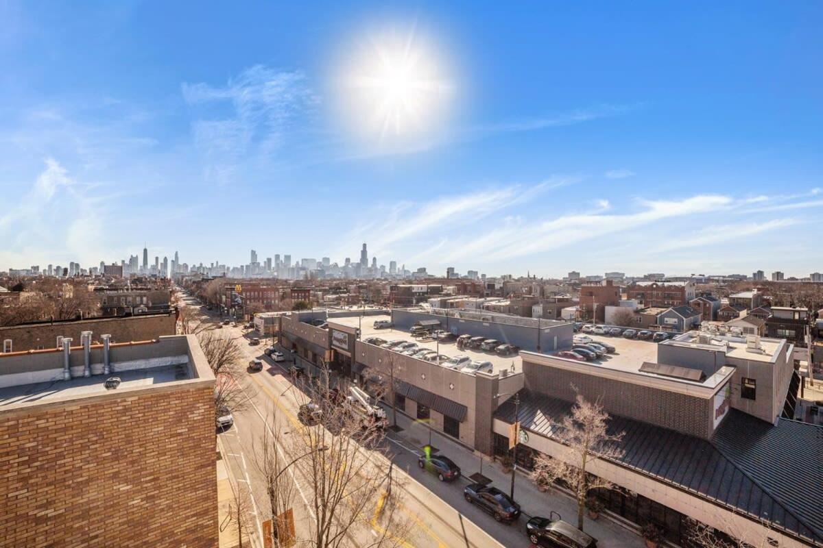 4-bedroom Luxury With Rooftop & Skyline Views